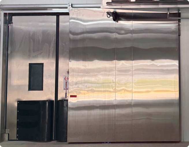 具低溫適宜作業區的雙層冰庫門